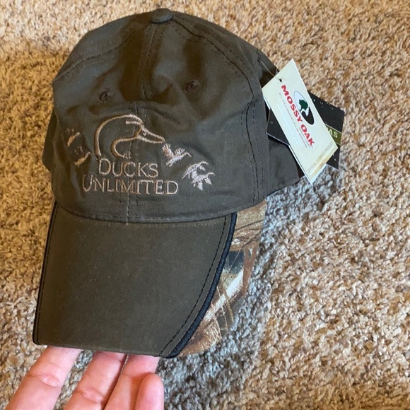 Ducks Unlimited Mossy Oak Cap - Picture 1 of 6
